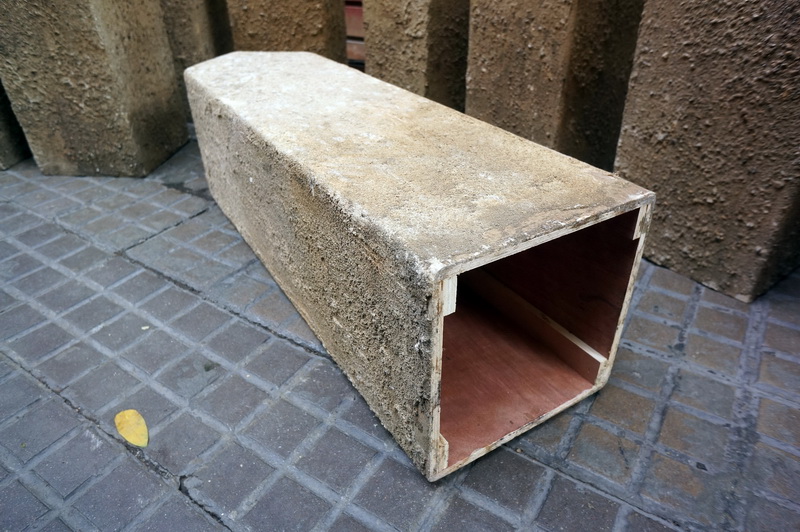 hito pilona carretera replica madera-cemento 79x22x22 5u con agujero o5.8 (20eu.) tot.10u